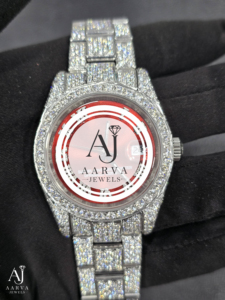 Montre de luxe à cadran rose, diamants, quartz, analogique, en acier inoxydable, bracelet argenté, fermoir caché, affichage de la date, style habillé - Product Image 5