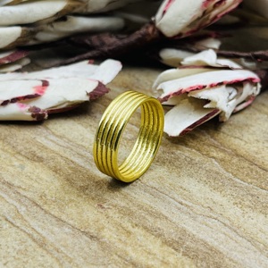 Anillo Geométrico de Varias Capas de Última Moda, Anillo Minimalista de Latón para Hombre, Chapado en Oro de 18K, Diseño de Múltiples Líneas para Venta al por Mayor/OEM/ODM - Product Image 4
