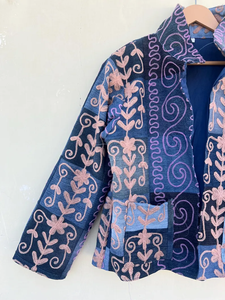 Chaqueta Kimono Suzani de Terciopelo 100% Algodón Hecha a Mano |   Edredón Transpirable y Ecológico de Otoño/Invierno, de Secado Rápido, con Cuello Redondo y Diseño Bohemio - Product Image 3