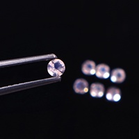 Pierre de Lune Arc-en-ciel Naturelle Facettée Calibrée 6x6mm pour la Fabrication de Bijoux, Qualité AAA++ Certifiée par un Certificat Tierce Partie