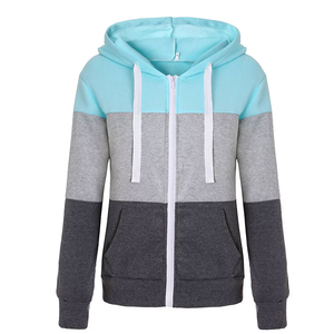 Sweat à capuche élégant pour femme en tissu polaire avec logo sur le devant, respirant et écologique, coupe confortable pour un usage décontracté - Product Image 1
