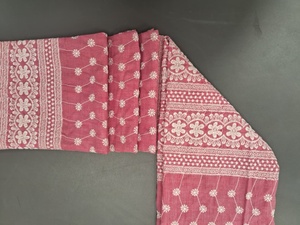 Tela de Algodón Rosa Premium de Alta Demanda con Bordado Schiffli - Diseño Floral Blanco y Borde Étnico Multicapa - Product Image 5