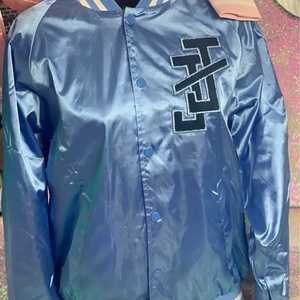 Blouson Bomber Unisexe Jack and Jill en Satin Bleu, Style Universitaire à Boutons Pression, Léger, Tendance, Vêtement Décontracté Streetwear - Product Image 1