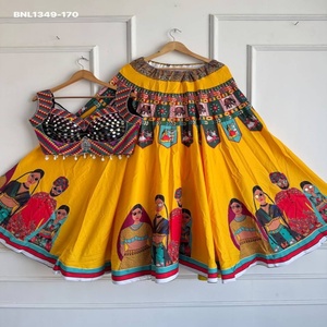 Lehenga en crêpe de soie de qualité supérieure avec imprimé numérique et travail de miroir, coupe évasée, et ensemble de chemisier sans manches prêt-à-porter – Fournisseur de Surat - Product Image 1