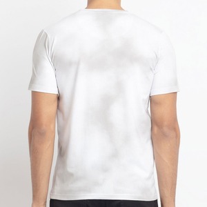 เสื้อยืดคอกลมแขนสั้นทรงปกติผ้าฝ้ายเจอร์ซีย์สีขาวสำหรับผู้ชาย ระบายอากาศได้ดี พิมพ์ลายตัวอักษรดิจิทัล โลโก้ด้านหน้า สไตล์ลำลอง - Product Image 2