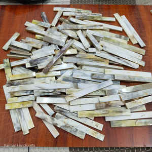 Sillín y perno de cuerno blanco sudafricano hechos a mano para mangos de cuchillos personalizados a precio económico - Product Image 5