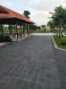 Carrelage de sol carré en basalte noir naturel écologique de qualité supérieure, surface flammée, design moderne, épais, garantie 5 ans, jardin - Product Image 4