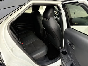 Toyota CHR 2.0 Híbrido AWD GR SPORT Premiere, SUV Compacto con Volante a la Derecha, Crossover Híbrido, Eficiente en Consumo de Combustible, Diseño Moderno, Japonés - Product Image 4