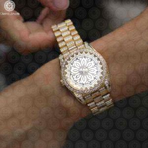 Charm_Jewells Montre de luxe pour homme en or jaune, boîtier rond, analogique, à quartz, incrustée de diamants, fermoir pliant, bracelet de 20 mm - Product Image 2