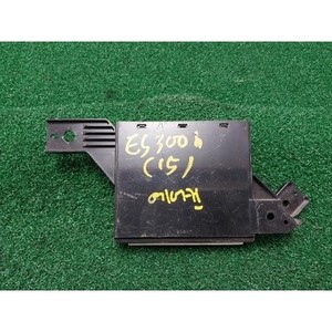 ES Usado: ECU y Módulos de Computación 8865033B52 - Product Image 1