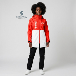 Delta |   Sigma |   Chaqueta Impermeable con Capucha para Mujer, Marca Theta, Roja y Blanca, con Letras Griegas Bordadas, Tipo Anorak con Cierre - Product Image 5