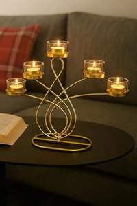 Candelabro clásico de metal dorado, hermoso soporte para velas de mesa para decoración del hogar al mejor precio - Product Image 3