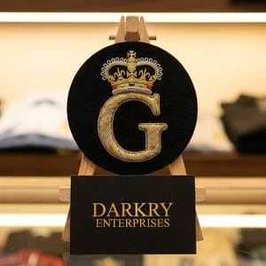 Parche Bordado a Mano con Hilo Metálico Masónico Personalizado, Insignia G de Corona Dorada y Plateada, Adorno para Uniforme, Blazer o Regalia Masónica - Product Image 1