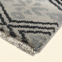 Tapis en laine tufté à la main gris et noir à motif losanges nordiques, géométrique moderne, antidérapant, écologique, pour salon et hôtel