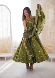 Vestido Anarkali de seda romana con bordado de diseñador y lentejuelas, con falda y dupatta, completamente cosido, listo para usar. - Product Image 1