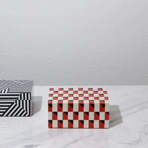 Boîte à bijoux avec couvercle, motif incrusté de résine, faite à la main, moderne, rouge, noir, blanc, organisateur de rangement - Product Image 2