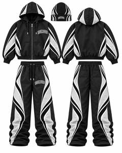 Survêtement streetwear homme personnalisé, sweat à capuche zippé, coupe ample, noir et blanc rayé, vêtements de sport - Product Image 1