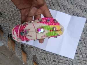 Serre-têtes en tissu imperméable brodés à la main pour femmes, design floral bohème de luxe, style ethnique indien, bandeau rembourré en soie, vente en gros - Product Image 5