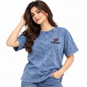 Ropa con textura lavada a la moda para mujer, camisetas con lavado ácido, cortes modernos y estilo versátil para el día a día informal. - Product Image 1