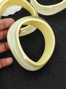กำไลข้อมือเรซิ่นทำมือสีเหลืองรูปทรงกลมงานศิลปะสะสมงานฝีมือเครื่องประดับสร้อยข้อมือ - Product Image 3