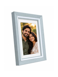Marco de Fotos Versátil para Mesa y Pared, con Soporte de Escritorio y Opciones de Montaje en Pared para la Familia - Product Image 5