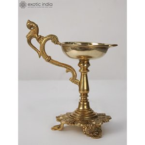 Lámpara Diya de latón hecha a mano de 8 pulgadas, artículo de escultura de mano hecho en India, trabajo artesanal - Product Image 4