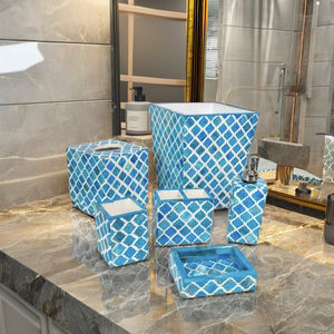 Ensemble d'accessoires de salle de bain en os incrusté fait main avec distributeur de savon de style élégant pour la vente à l'exportation depuis l'Inde - Product Image 1