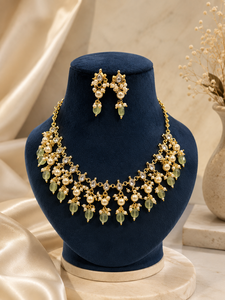 Ensemble de bijoux tendance pour femmes indiennes en laiton plaqué or (collier et boucles d'oreilles) – Cadeau de mariage, fiançailles, usage quotidien, soirée - Product Image 1