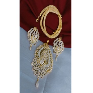 Conjunto de Collar y Pendientes de Latón con Baño de Oro y Circonitas, Diseño Deslumbrante y Moderno, Ideal para Bodas, para Mujeres, Estilo Hindú - Product Image 2