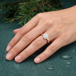 Anillo de Compromiso de Oro Rosa de 14K con Halo Redondo y Diamantes Cultivados en Laboratorio, Joyería Fina para Novia - Product Image 1