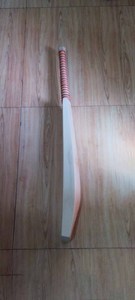 Bate de Críquet Hecho a Medida, Fabricante OEM con Etiqueta Privada, Suministro de Logotipo Personalizado para Mayoristas, Distribuidores y Marcas de Críquet - Product Image 3