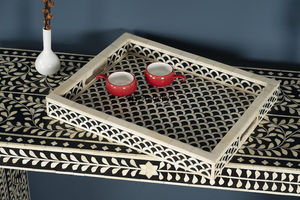 Elegante Bandeja con Incrustaciones de Hueso, Decoración de Mesa de Comedor Hecha a Mano de Lujo por Tradebyd - Product Image 3
