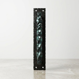 Poignée de portail en fer forgé ; résistante à la rouille, facile à installer, avec un design à barre torsadée ; idéale comme accessoire de portail. - Product Image 1