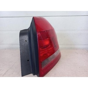 Luz Trasera Derecha Usada para Passat 561945096G - Product Image 3
