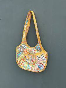 Bolso de mano de algodón acolchado Kantha hecho a mano, personalizable, grande, estilo bohemio, para playa, viajes, compras, bordado, con cremallera y bolsillo interior portátil - Product Image 2