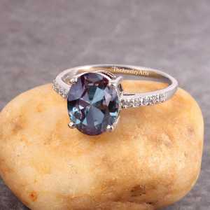 Anillo de Compromiso y Promesa de Plata de Ley 925 con Alejandrita, Corte Ovalado y Engaste de Garras, Estilo Vintage, Piedra de Nacimiento de Junio, Joyería Artística - Product Image 5