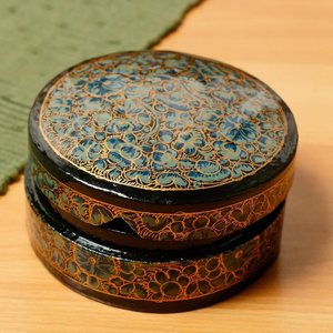 Boîte à bijoux ovale en papier mâché noir et doré, artisanale du Cachemire, décorative, peinte à la main, artisanat traditionnel. - Product Image 3