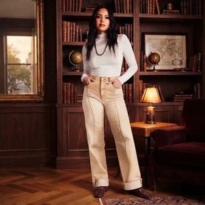 Jean droit taille haute pour femme en denim bleu clair, ourlet retroussé, décontracté, longueur intégrale, en coton délavé - Product Image 2