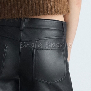 Shorts Tradicionales Bávaros de Cuero para Mujer con Logotipo Bordado, Colores Personalizados y Servicio OEM - Transpirables y Ecológicos - Product Image 6