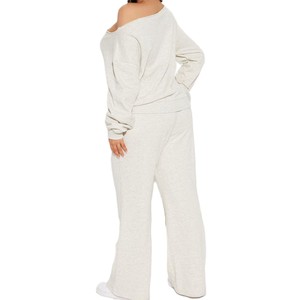 Conjunto deportivo de mujer de moda para otoño/invierno, top con hombros caídos, pantalón deportivo oversize, estampado con el número 23 y diseño liso, 100% algodón. - Product Image 6