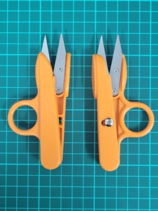Coupe-fil DK-453 - Forme de pistolet |   Ciseaux à broder avec manche en plastique, lame en acier inoxydable, ciseaux de tailleur - Product Image 5
