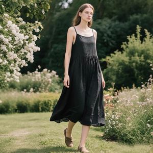 Robe d'été en lin pour femme, robe longue à bretelles spaghetti, coupe évasée, poches boutonnées, ample et fluide, écologique, faite à la main - Product Image 1