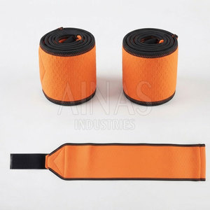 Bandages équestres professionnels en néoprène de haute qualité, souples, extensibles et légers pour le travail en écurie, l'équitation, la pratique et la compétition. - Product Image 2