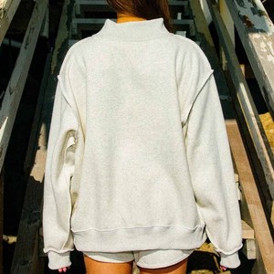 Sudadera de Cuello Redondo Extra Grande con Diseño Personalizado, Color Durazno, con Estampado de Letras Blancas, Corte Regular, Tejida, 100% Algodón, Unisex - Product Image 6