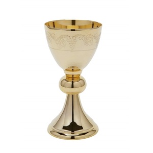 Calice de communion plaqué or avec patène, pour la liturgie eucharistique traditionnelle - Product Image 1