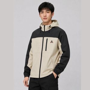 Veste coupe-vent pour homme, idéale pour l'extérieur, offrant une coupe confortable, une construction durable et une protection fiable contre le vent - Product Image 2