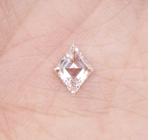 เพชรเพาะเลี้ยงในห้องปฏิบัติการ 0.58 กะรัต รับรองโดย IGI รูปทรงคิทและแอนทีค รูปทรงเพชรที่ไม่เหมือนใคร - Product Image 4