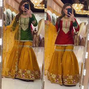 Kurti en soie richement brodé avec Sharara évasé, tenue traditionnelle pour femmes pour les cérémonies Mehendi et Haldi, vente en gros, vêtements ethniques indiens pour mariage - Product Image 1