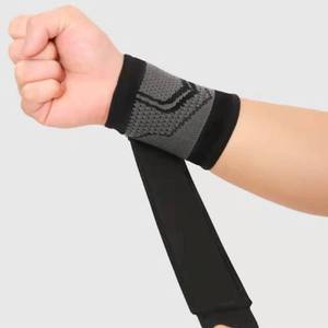 Nouvelles bandes de boxe ajustables respirantes à logo personnalisé semi-élastiques avec fermeture auto-agrippante – Vente chaude - Product Image 1