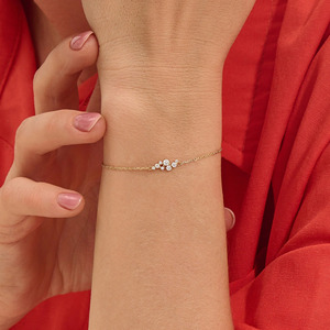 Bracelet en or blanc avec diamants de laboratoire de formes variées - Product Image 2